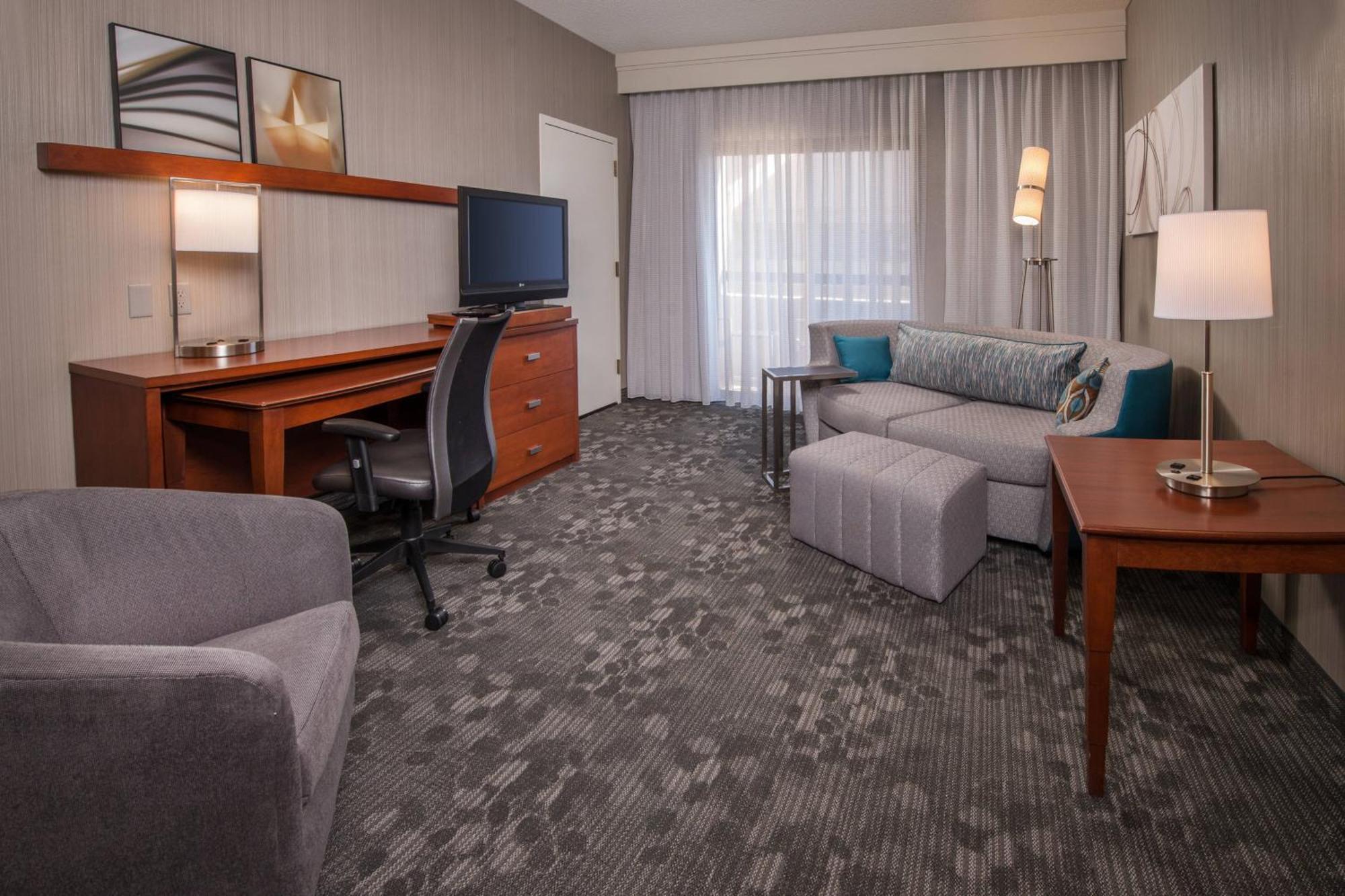 Courtyard By Marriott Dulles Airport Chantilly Exterior foto